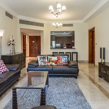 Beachfront Two Bedrooms On Palm Jumeirah By Deluxe Holiday Homes ドバイ エクステリア 写真