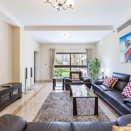 Beachfront Two Bedrooms On Palm Jumeirah By Deluxe Holiday Homes ドバイ エクステリア 写真