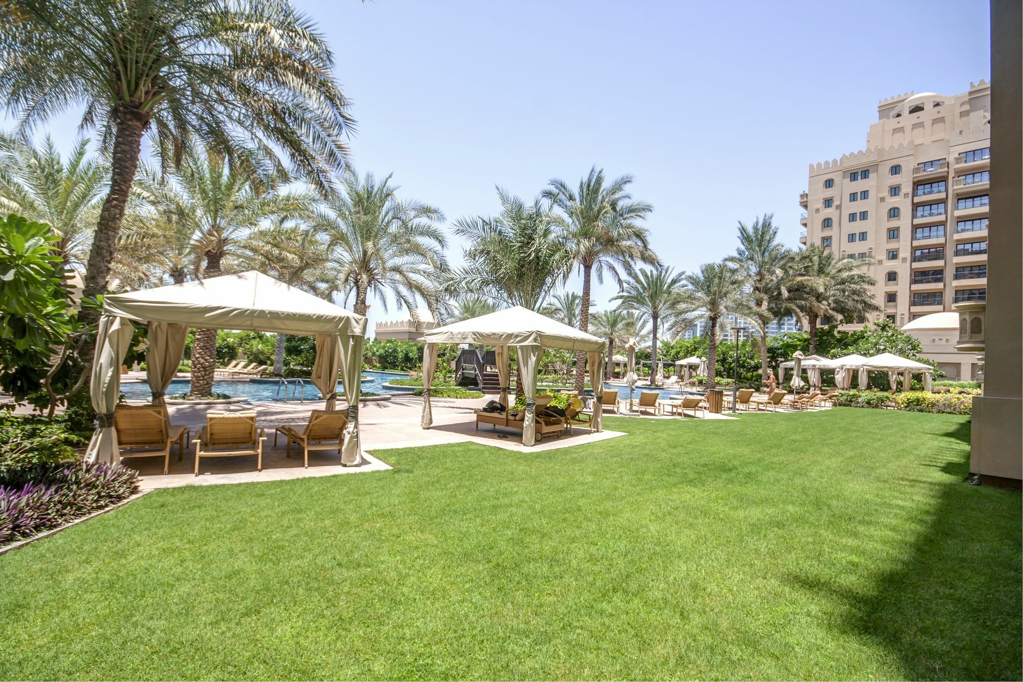 Beachfront Two Bedrooms On Palm Jumeirah By Deluxe Holiday Homes ドバイ エクステリア 写真