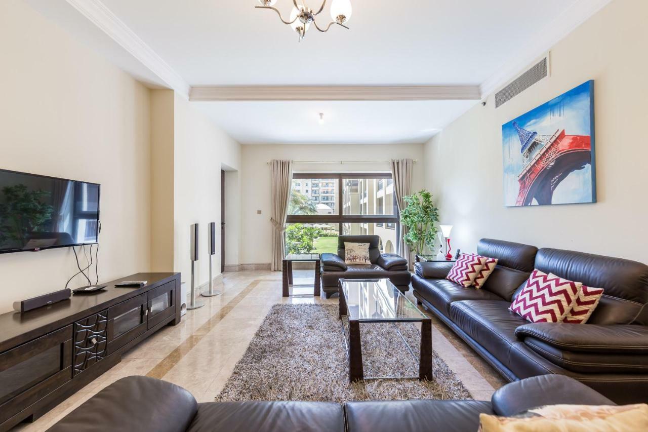Beachfront Two Bedrooms On Palm Jumeirah By Deluxe Holiday Homes ドバイ エクステリア 写真