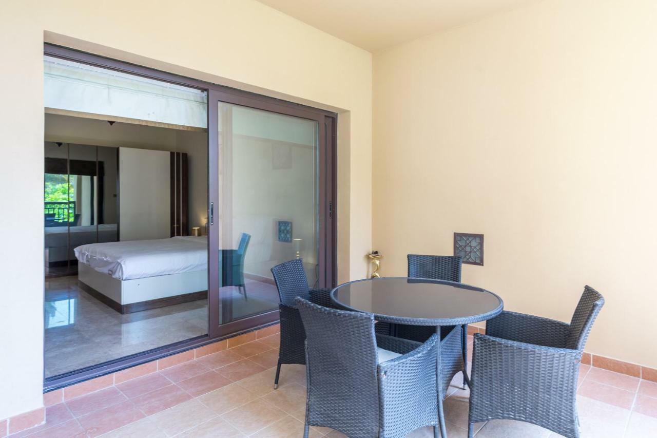 Beachfront Two Bedrooms On Palm Jumeirah By Deluxe Holiday Homes ドバイ エクステリア 写真