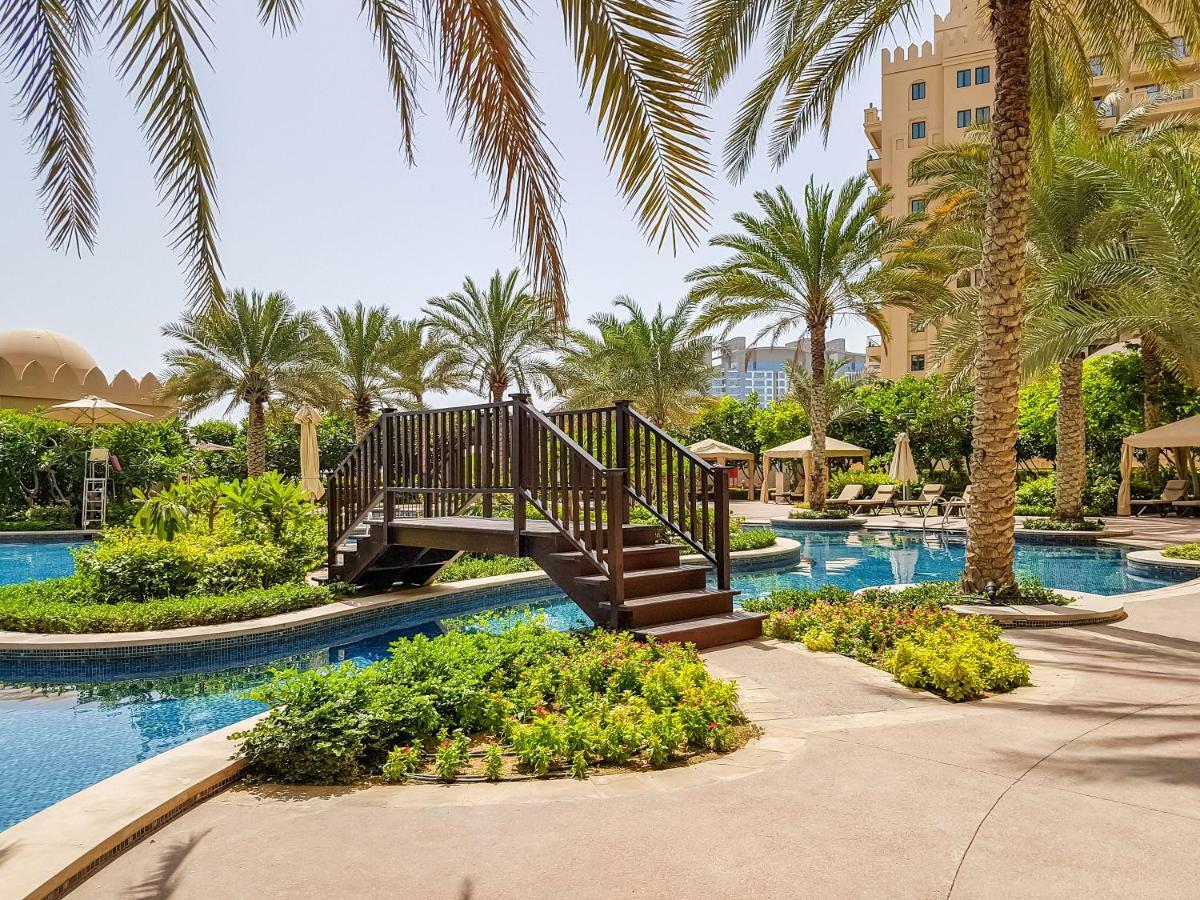 Beachfront Two Bedrooms On Palm Jumeirah By Deluxe Holiday Homes ドバイ エクステリア 写真