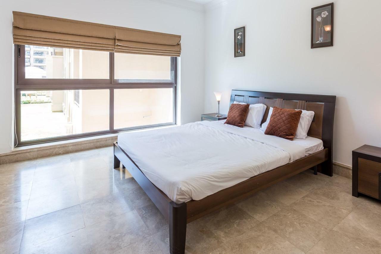Beachfront Two Bedrooms On Palm Jumeirah By Deluxe Holiday Homes ドバイ エクステリア 写真