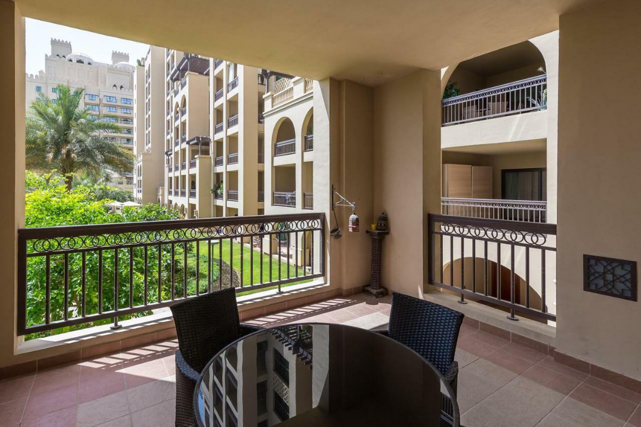 Beachfront Two Bedrooms On Palm Jumeirah By Deluxe Holiday Homes ドバイ エクステリア 写真